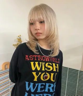 ロング 梅田/ハイトーン/ 透明感カラー/縮毛のヘアスタイル