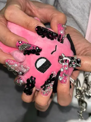 ネイル 🪐富島彩夏 /海外nail🪐のネイルデザイン