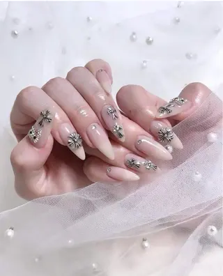 ネイル Lyna 池袋のネイルデザイン