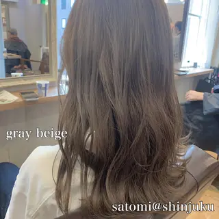 セミロング 淡色ふんわりhair 新宿satomiのヘアスタイル