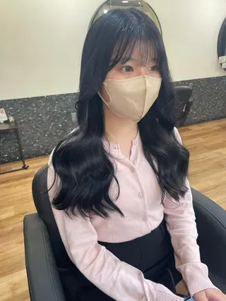 ロング カラー レイヤーカット、 大人可愛い　中村美羅のヘアスタイル