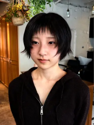 ショート カラー RIN／韓国ヘア レイヤーカットのヘアスタイル