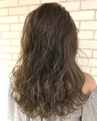 カラー she2.shinjuku所属・takumi Hのヘアスタイル