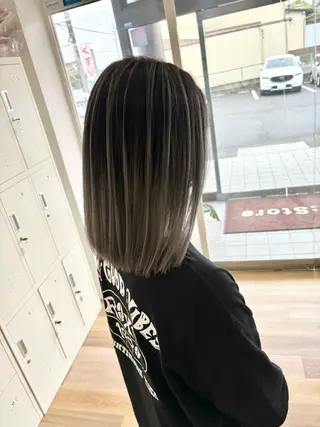 ミディアム LAFRE （ラフリ）所属・ケアブリーチ 黒瀬有汰のヘアスタイル