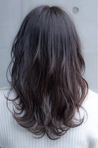 カラー Lucca Lance所属・岩間 渉のヘアスタイル