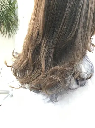 セミロング カラー 白髪ぼかしハイライト 柳川拓哉のヘアスタイル