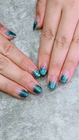 ネイル haleyume所属・shino🌟 痛ネイルのネイルデザイン