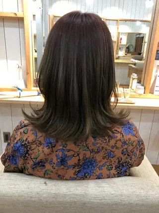セミロング カラー DEE okazakiのヘアスタイル