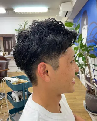 パーマ メンズ JERICHO HAIR所属・ユ カの眉毛・アイブロウイメージ