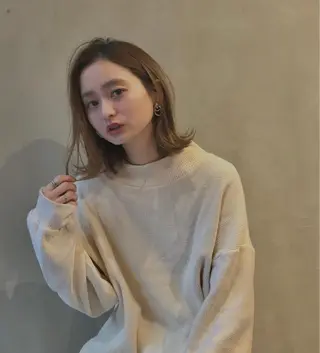 ミディアム 小林 愛花のヘアスタイル