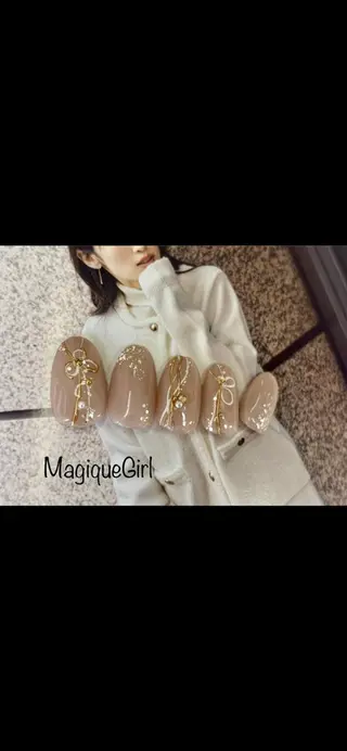 ネイル Magique パリ 専門店🎀のネイルデザイン