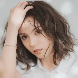 ミディアム ROOP（シェアサロン）所属・多毛くせ毛カット専門 ネギシトモヒロのヘアスタイル