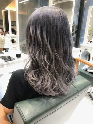 セミロング カラー ヘアアレンジ 𝐑𝐈𝐍𝐊𝐀 🐣🩷のヘアスタイル