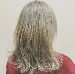 セミロング 横浜関内髪質改善 re:Magoのヘアスタイル