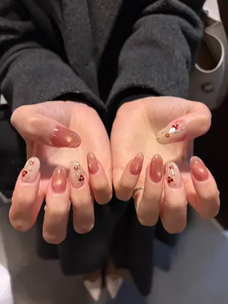 ネイル R2-O2 nailのネイルデザイン