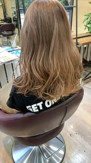 ロング カラー 🌈re-room EIKI🇰🇷のヘアスタイル