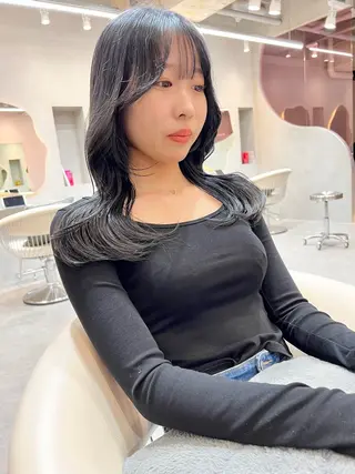 セミロング カラー ヘアアレンジ 🔶似合わせセンター パート/ヤス🔶のヘアスタイル