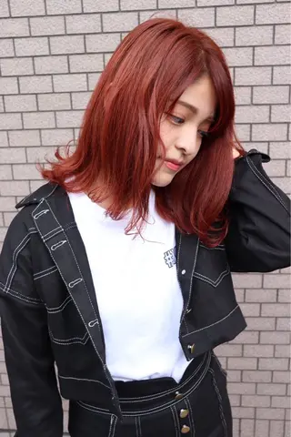 ミディアム カットカラー募集中✨ 加藤りり菜のヘアスタイル