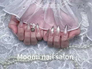 ミディアム Moomi nail salonのネイルデザイン