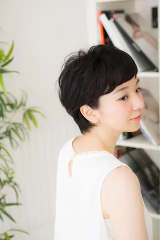 ショート チーフデザイナー 若林　麻衣のヘアスタイル