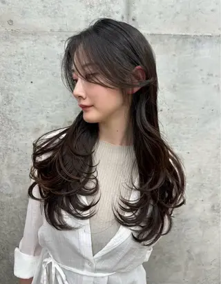 ロング 森本 笑のヘアスタイル