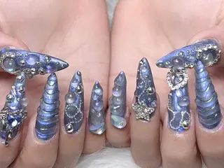 ネイル Rainrain💧 パーツ豊富、やり放題のネイルデザイン