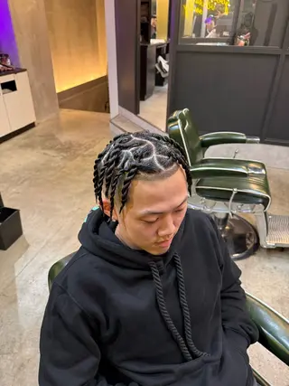 ミディアム ヘアアレンジ メンズ FRANK'S BARBER WEST TOKYO. 吉祥寺所属・Berbar Ryuのヘアスタイル