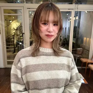 セミロング MAKE'S omotesando所属・狐塚 未咲のヘアスタイル