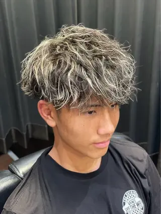 ミディアム ヒロ銀座 新橋銀座口店所属・メンズ専門理容師／ shugi🦔のヘアスタイル