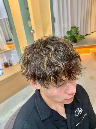 ショート カラー パーマ メンズ メンズサロン　アソビ所属・【扱いやすいパーマ】 眞鍋拓己のヘアスタイル