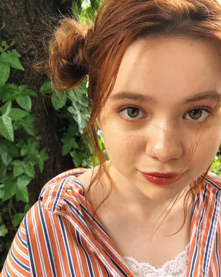 ミディアム ヘアアレンジ 顔周りレイヤー/韓国 ブリーチminamiのヘアスタイル