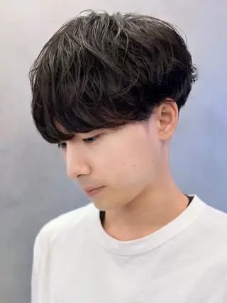 パーマ シャドウ/フェザー パーマメンズりつきのヘアスタイル