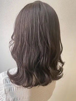 ミディアム カラー 沢田 瞳のヘアスタイル