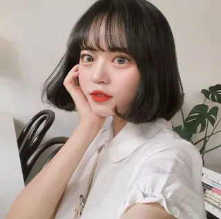 ショート momochan🍑 ドーリーボブカット♡のヘアスタイル