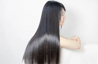 ロング 枝折 憲のヘアスタイル