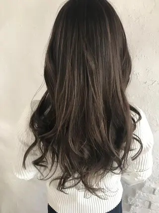 ロング カラー 伊藤 優希のヘアスタイル