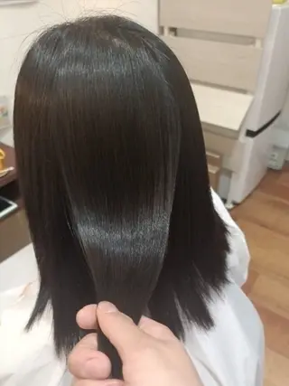 ミディアム MOLLA 浅香山店所属・谷口ゆめ/縮毛矯正/ カット/美眉ワックスのヘアスタイル