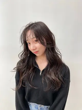 ロング 西澤 咲輝のヘアスタイル