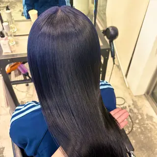 ロング カラー HIKARI🐈⬛ レイヤー×デザインのヘアスタイル