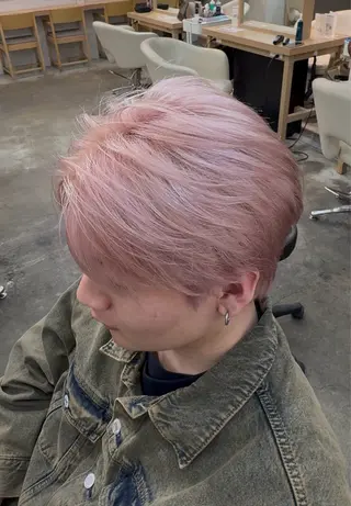 カラー メンズ アキラ/渋谷/ ブリーチ/縮毛のヘアスタイル