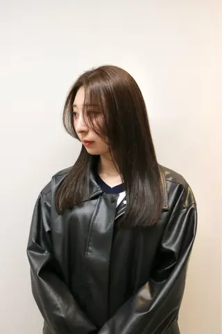 セミロング 【レイヤー/透明感/ ハイトーン】Rionのヘアスタイル