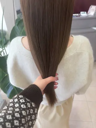 ロング alu所属・alu yuinaのヘアスタイル