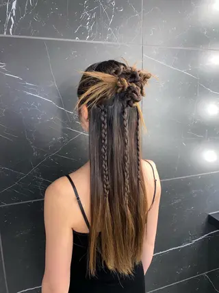 ヘアアレンジ 暖色ハイトーン/ moe🍒✨❤️のヘアスタイル