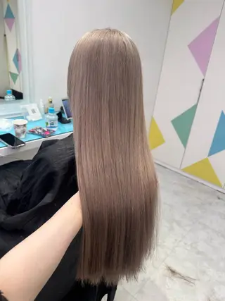 カラー ミルクティーベージュ 🤍Yumeのヘアスタイル