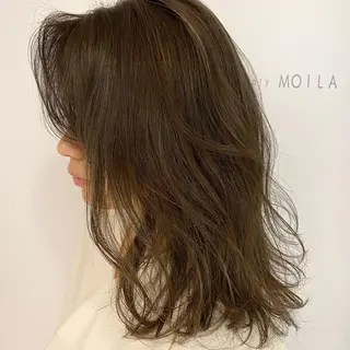 カラー 秋山 裕香のヘアスタイル