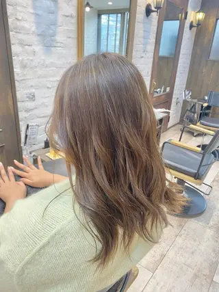 ロング 林 美佑のヘアスタイル