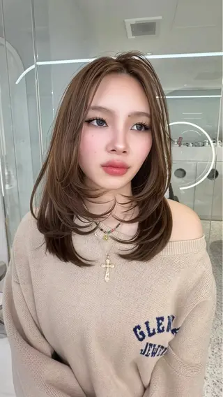 カラー ANN GAGAのヘアスタイル