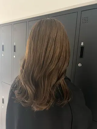 セミロング カラー ヘアアレンジ 暗髪カラー🫐パーマ おくだりんかのヘアスタイル