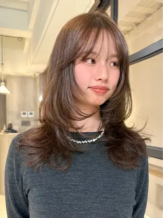 ミディアム SLAY所属・マツイ モモノのヘアスタイル