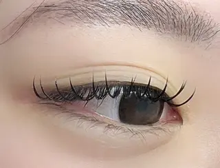 マツエク・マツパ FLY NAIL&Eyelash Salon 梅田店所属・YUKI FUKUMARUのマツエク・マツパデザイン